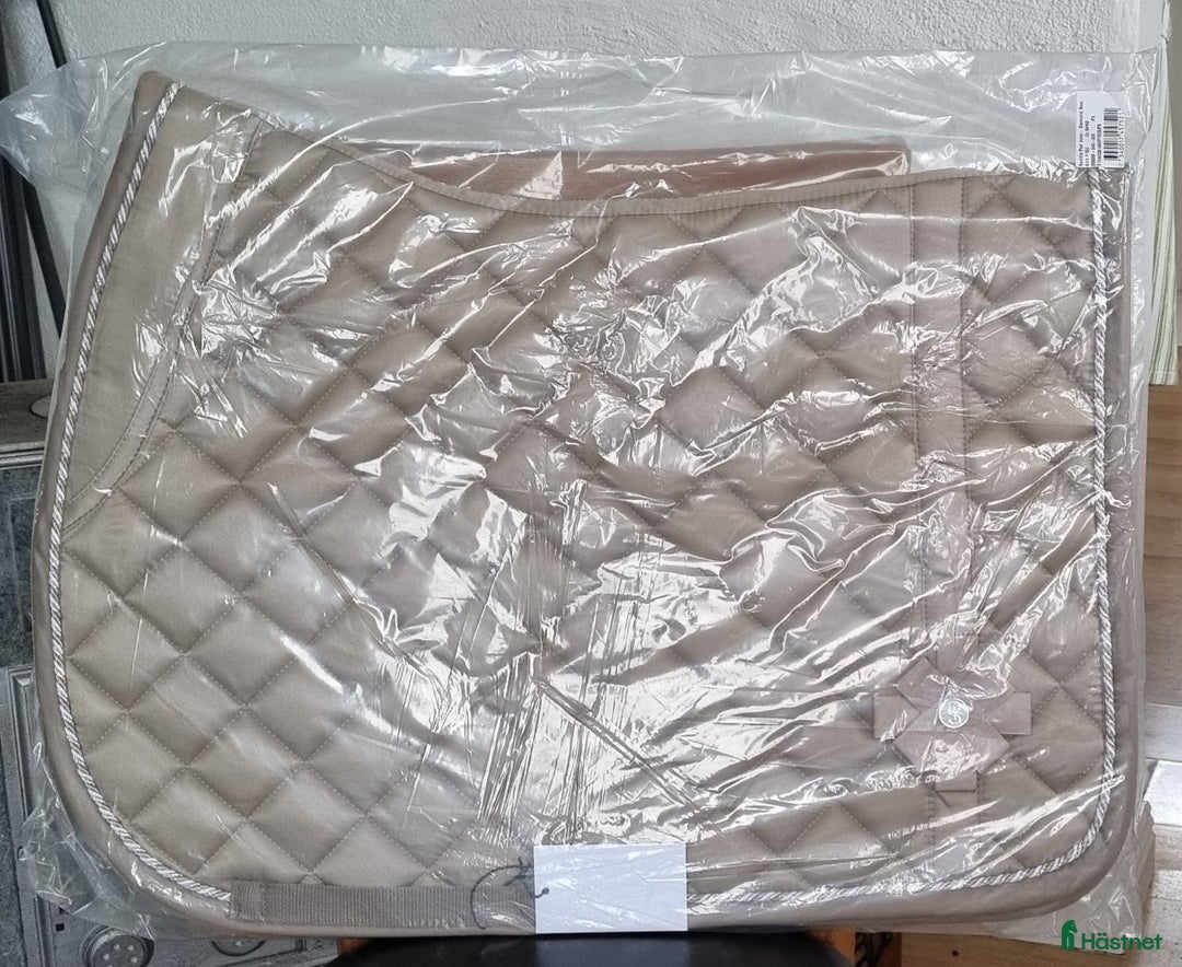 Schabrak & Vojlockar hästutrustning till salu: Ps of Sweden Diamond Bow i Färentuna - Annons 2