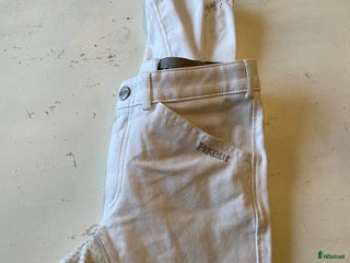 Ridbyxor ryttarutrustning till salu: Vita ridbyxor storlek 158 Pikeur i Västra Frölunda - Annons 1