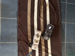 Täcken hästutrustning till salu: Fint fleecetäcken med nya oanvända lindor - Annons 13