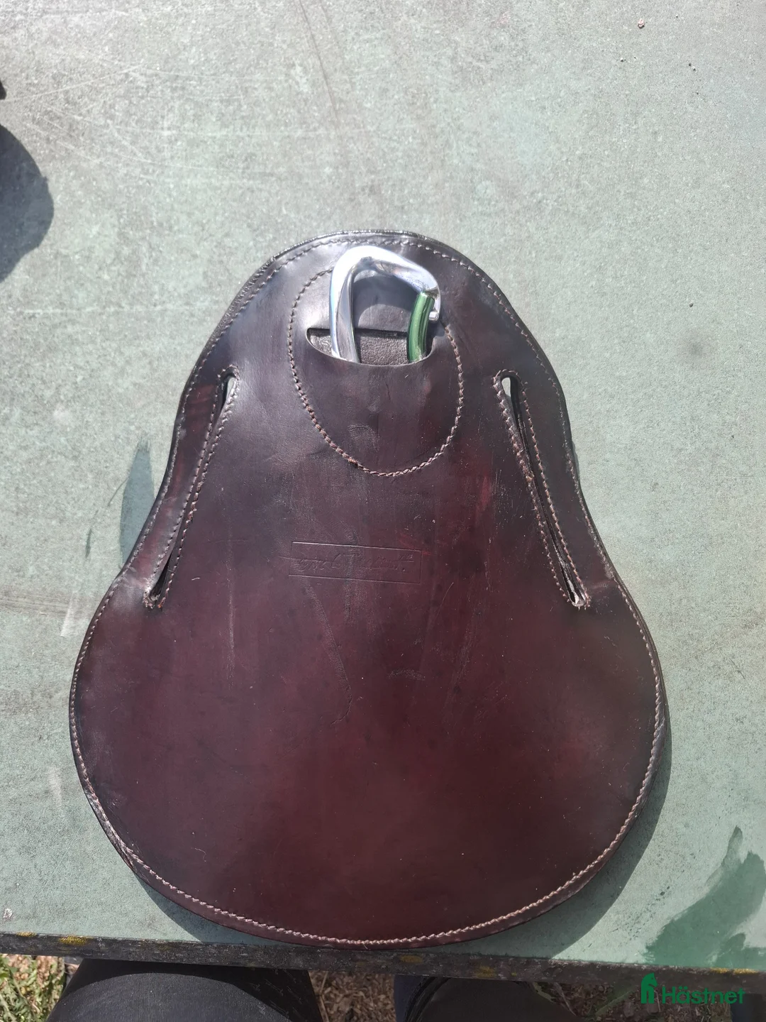 Sadeltillbehör hästutrustning till salu: Magplatta Erik Le Tixerant i Kolbäck - Annons 1