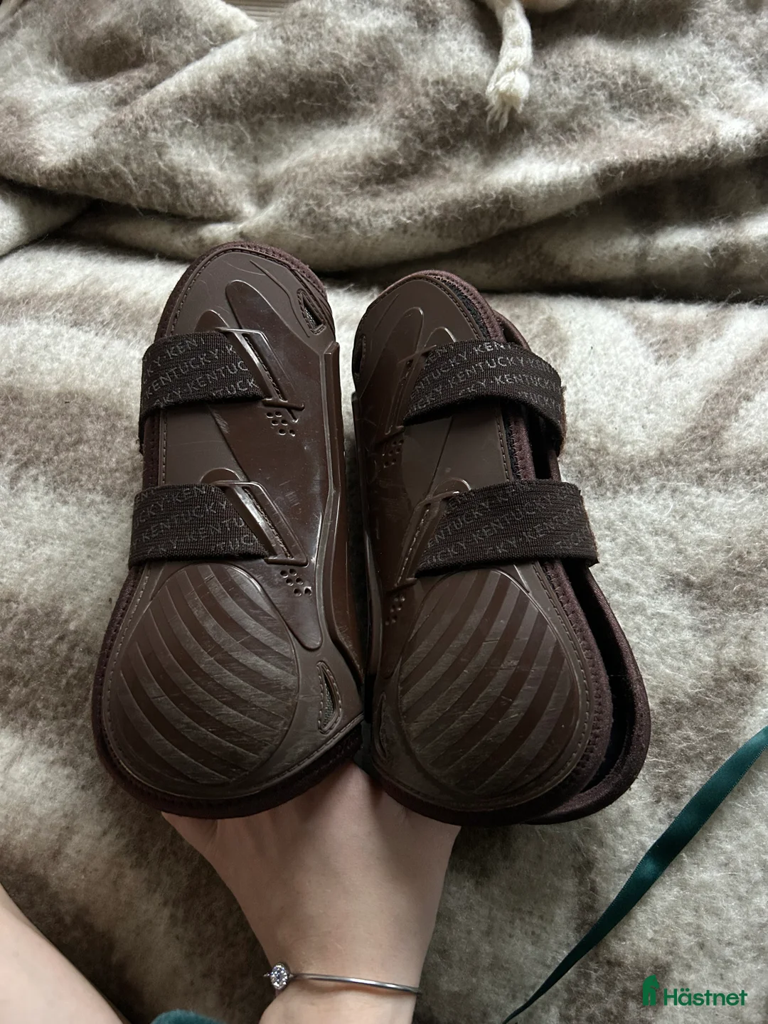 Benskydd hästutrustning till salu: Fina Kentucky benskydd storlek M i Göteborg - Annons 5