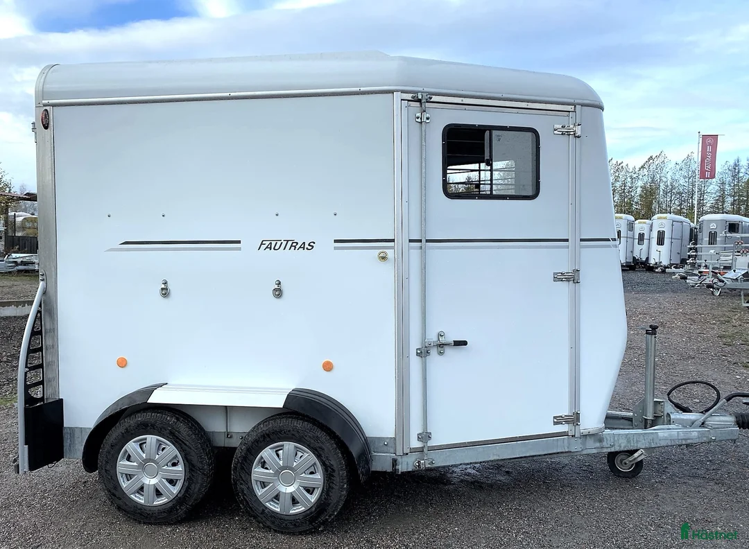 Hästtransporter  fordon & transport till salu: Fautras Promax - stadig o rymlig för stora hästar i Kvicksund - Annons 4