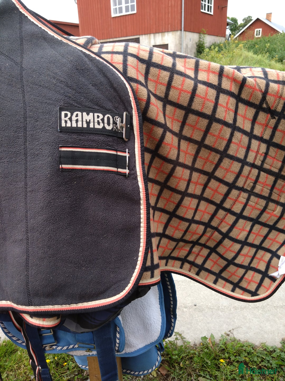 Täcken hästutrustning till salu: Täcken i Fellingsbro - Annons 5