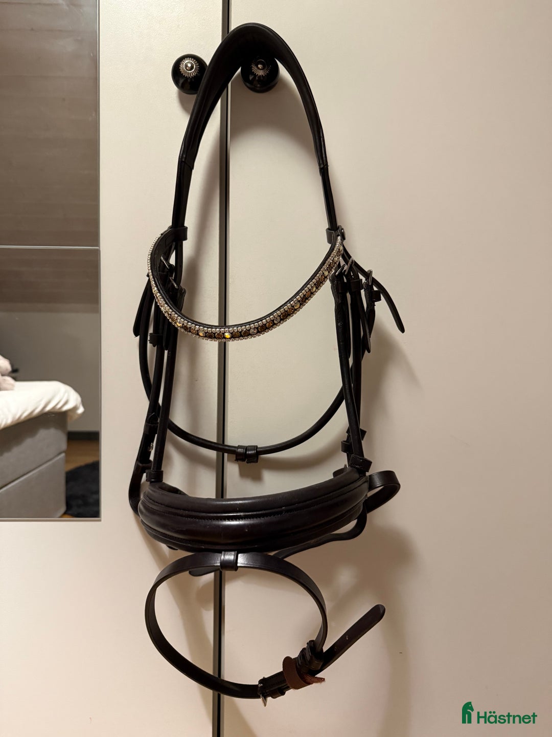 Träns hästutrustning till salu: Ett fint dressyr träns till en fin dressyr häst i Strömstad - Annons 1