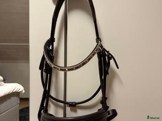 Träns hästutrustning till salu: Ett fint dressyr träns till en fin dressyr häst i Strömstad - Annons 11