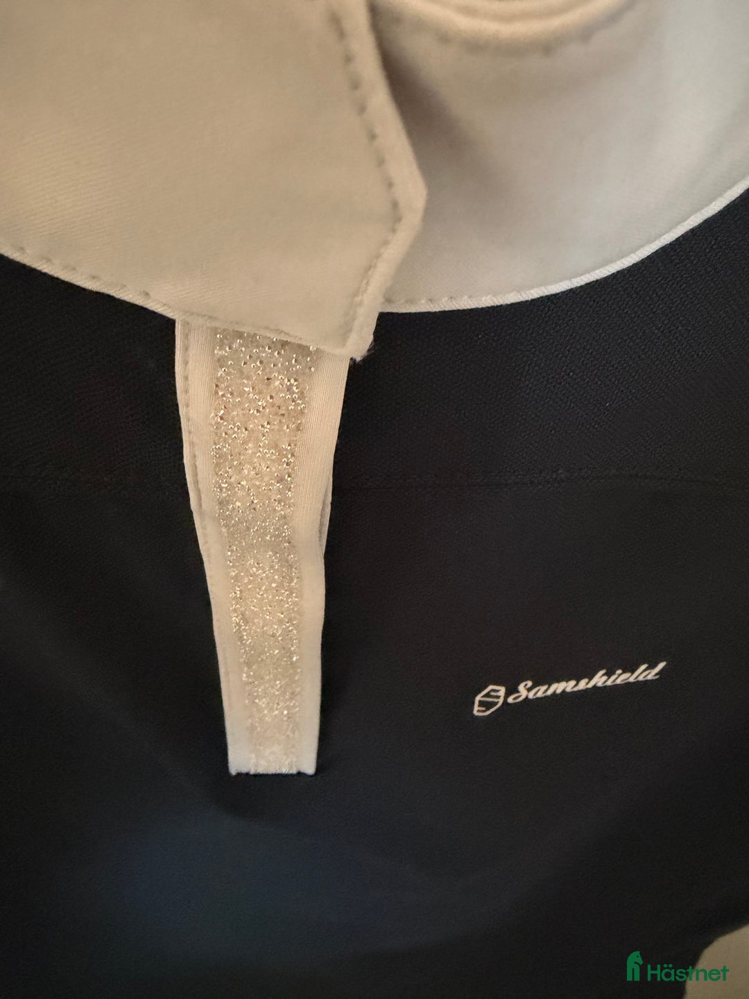 Övrigt Ridkläder ryttarutrustning till salu: Samshield tävlingsblus nyskick  i Djursholm - Annons 3