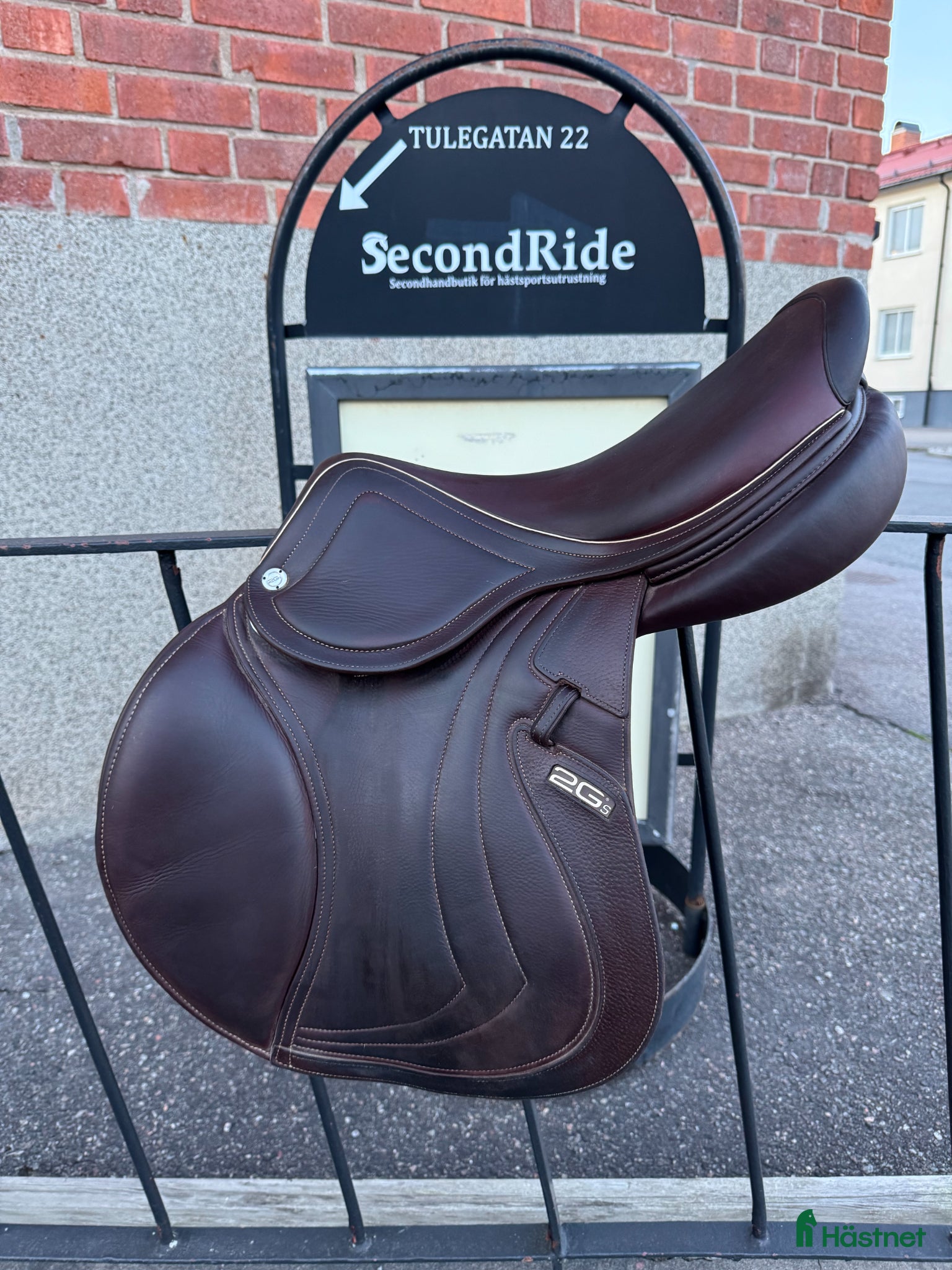 Sadlar hästutrustning CWD Mademoiselle 2C 17,5” - Annons 1