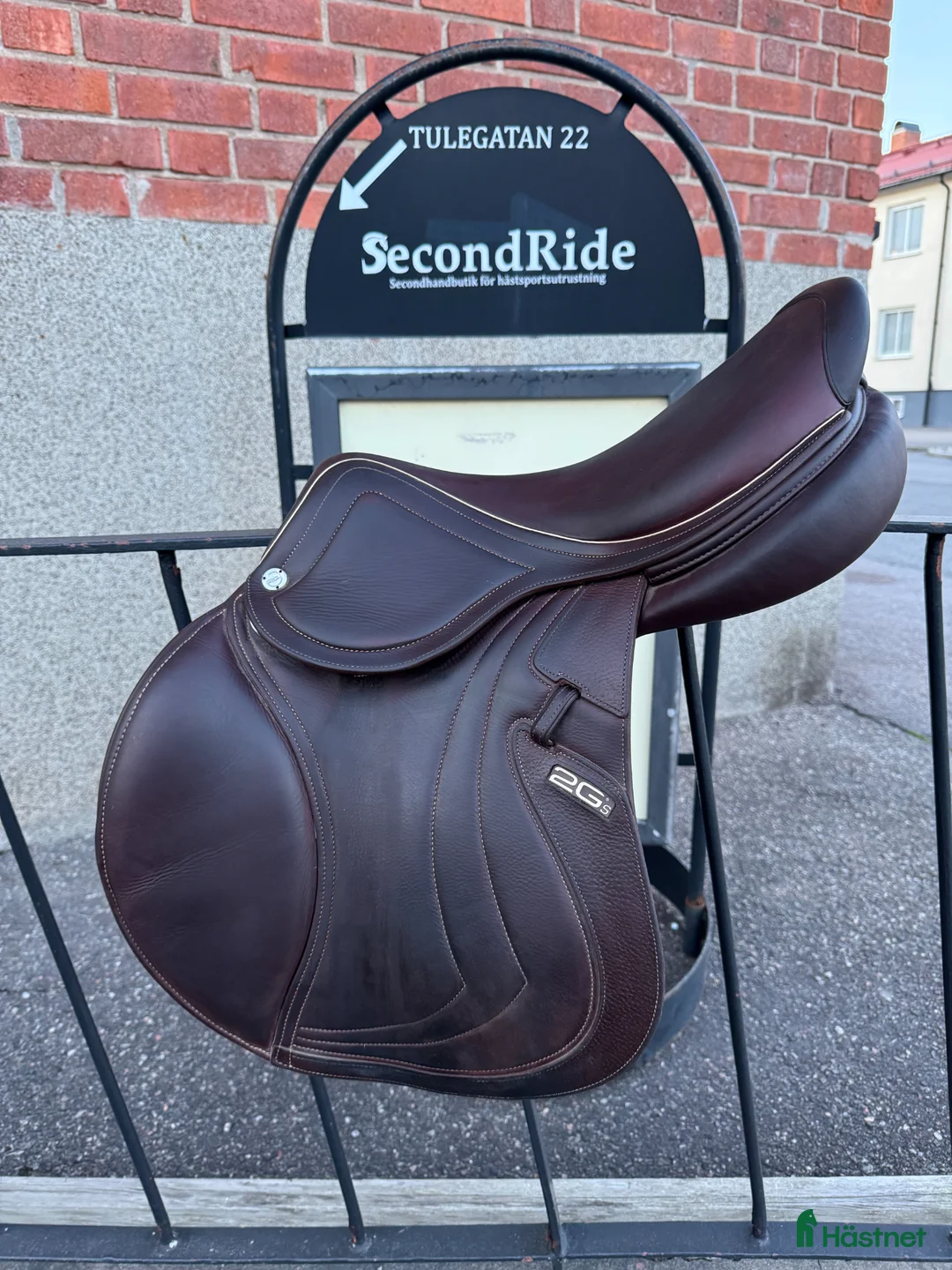 Sadlar hästutrustning till salu: CWD Mademoiselle 2C 17,5” - Annons 1