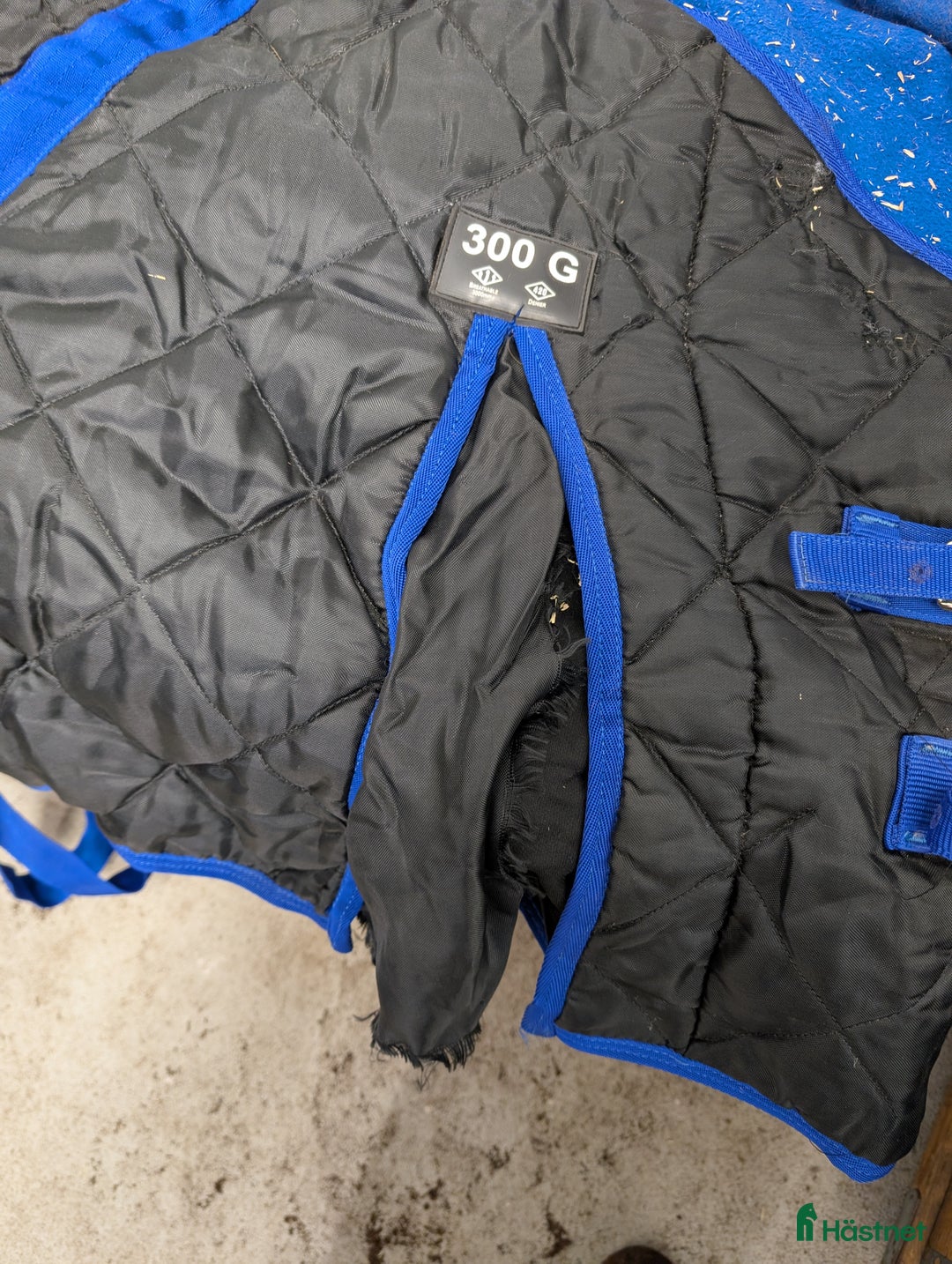 Täcken hästutrustning till salu: Catago stalltäcke 300gram stl 155 i Ljungbyholm - Annons 3