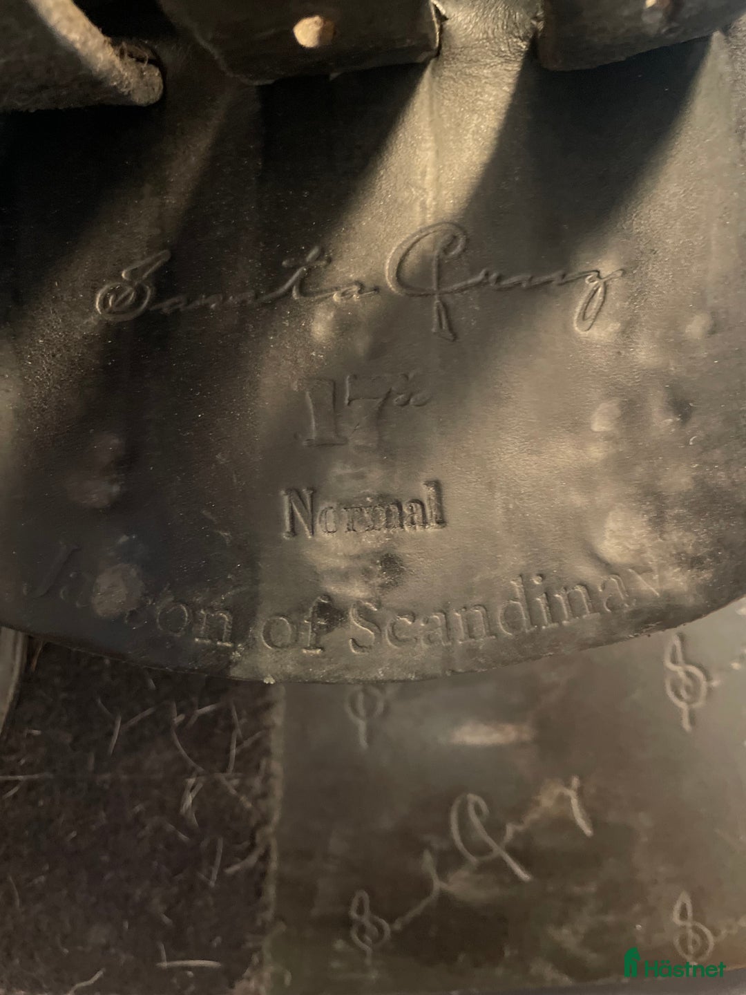 Sadlar hästutrustning till salu: Svart santa Cruz sadel i Grästorp - Annons 7