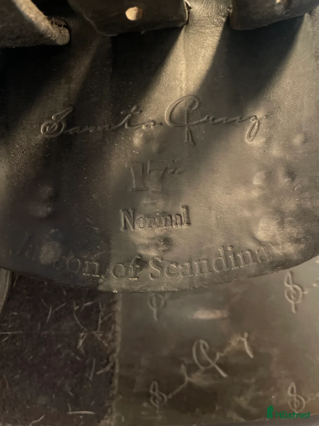 Sadlar hästutrustning till salu: Svart santa Cruz sadel i Grästorp - Annons 7