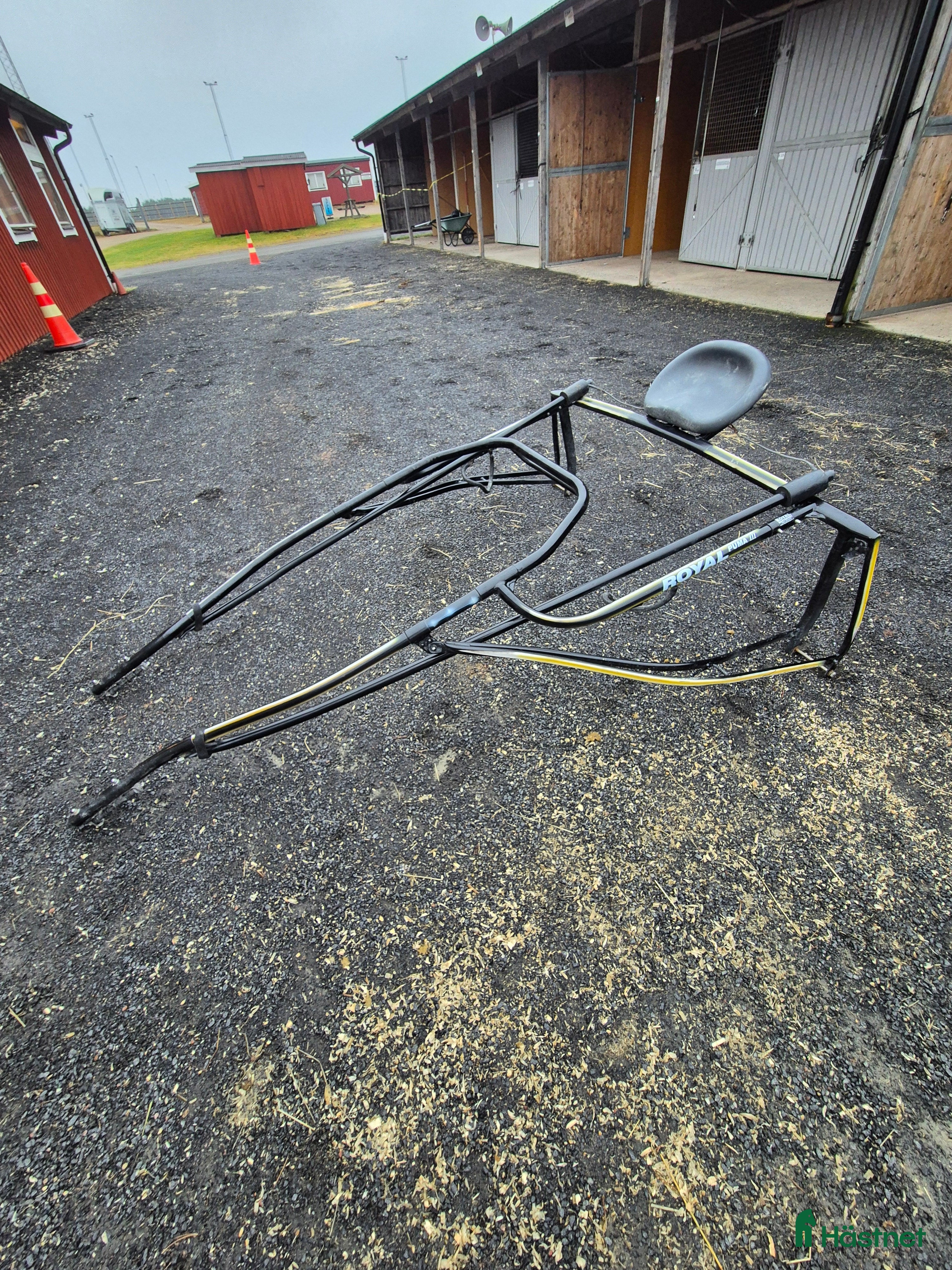 Travsulkys trav till salu: Största säkerhetssulkyn på marknaden. i Skillingaryd - Annons 2