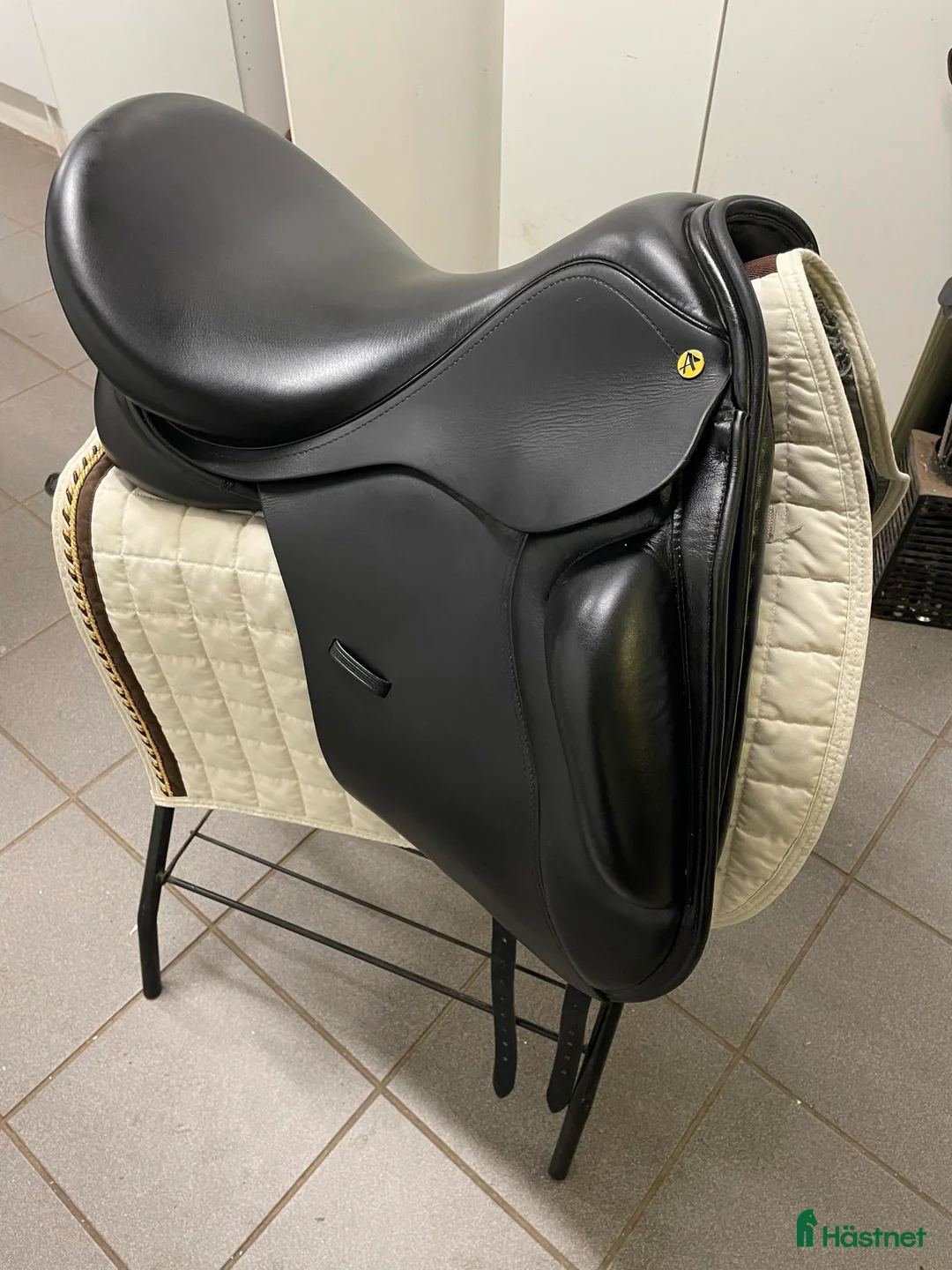 Sadlar hästutrustning till salu: Anatomica Cygnus 17,5”MW – Short Roll, Fint skick! - Annons 2