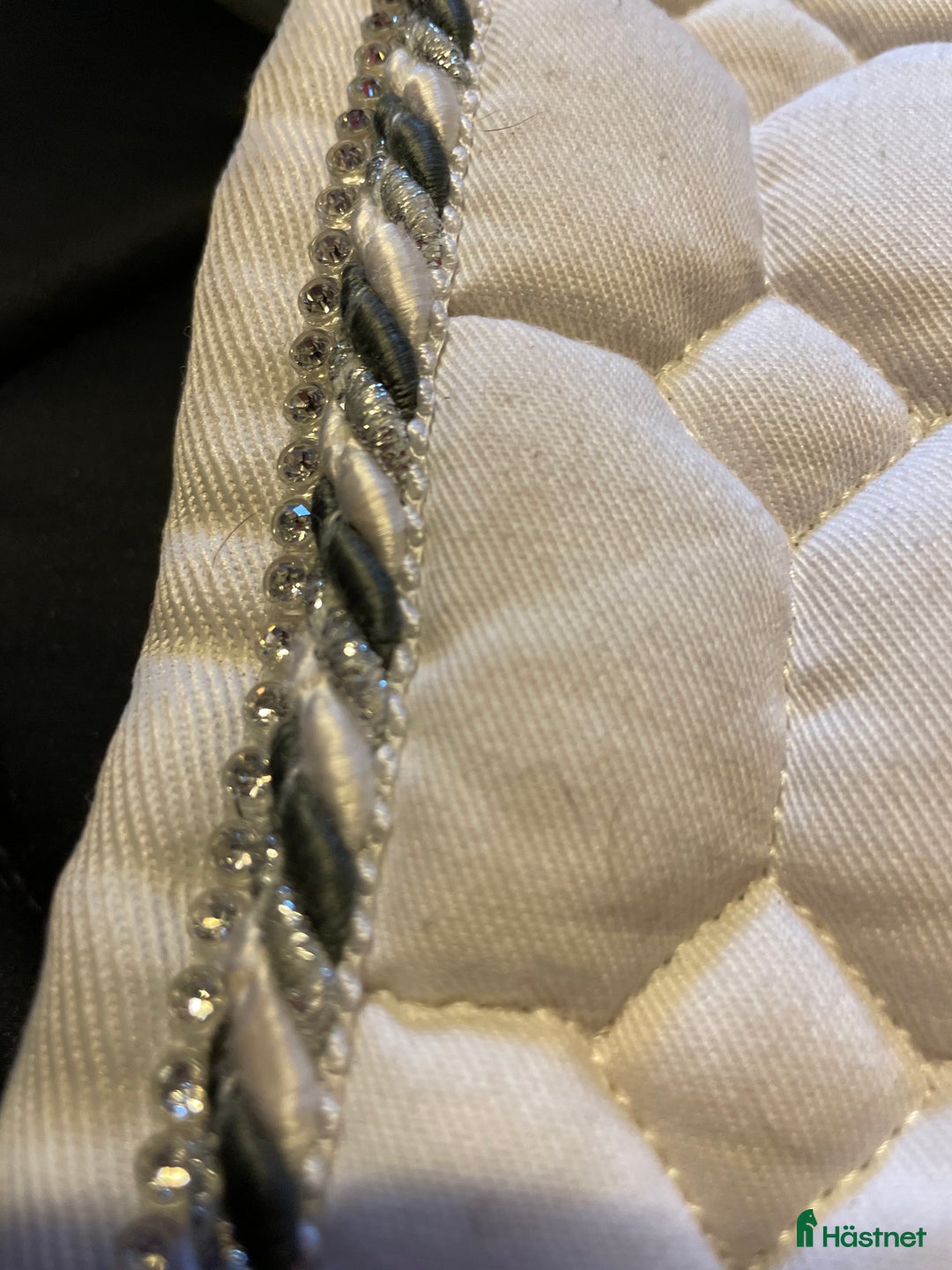 Schabrak & Vojlockar hästutrustning till salu: Fint dressyrschabrak  i Björköby - Annons 2