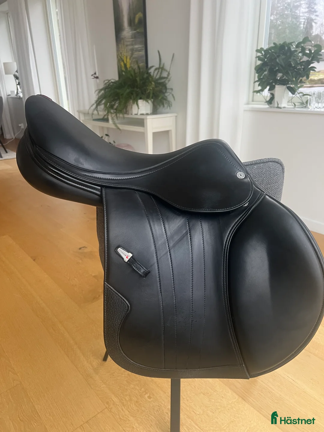 Sadlar hästutrustning till salu: Mycket fin Equipe Ek Go Hoppsadel i Norra Sorunda - Annons 1
