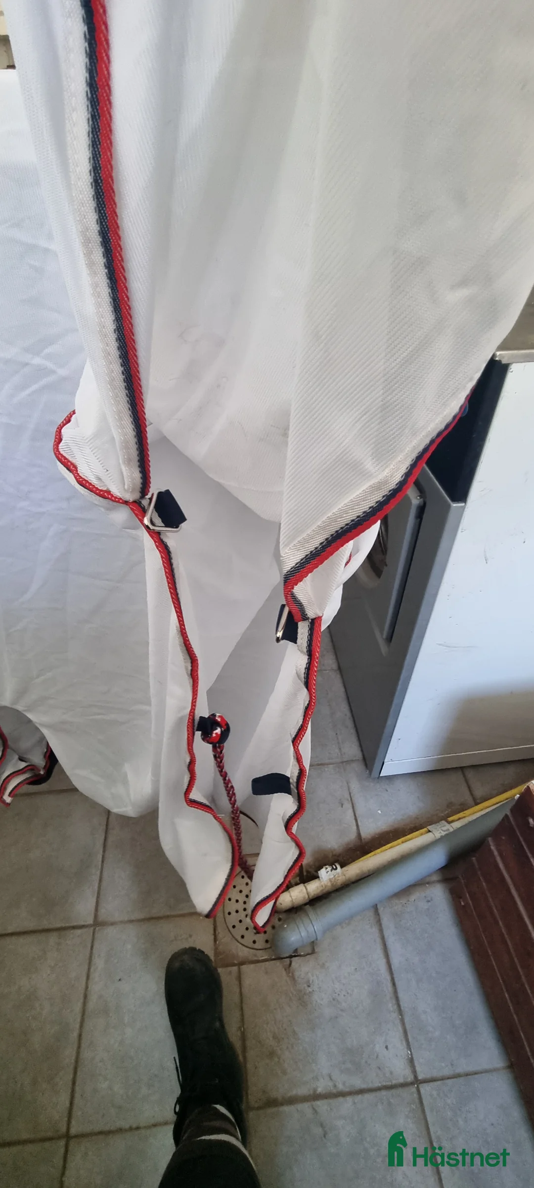 Täcken hästutrustning till salu: Flugtäcke med avtagbar hals stl 145 i Rönninge - Annons 5