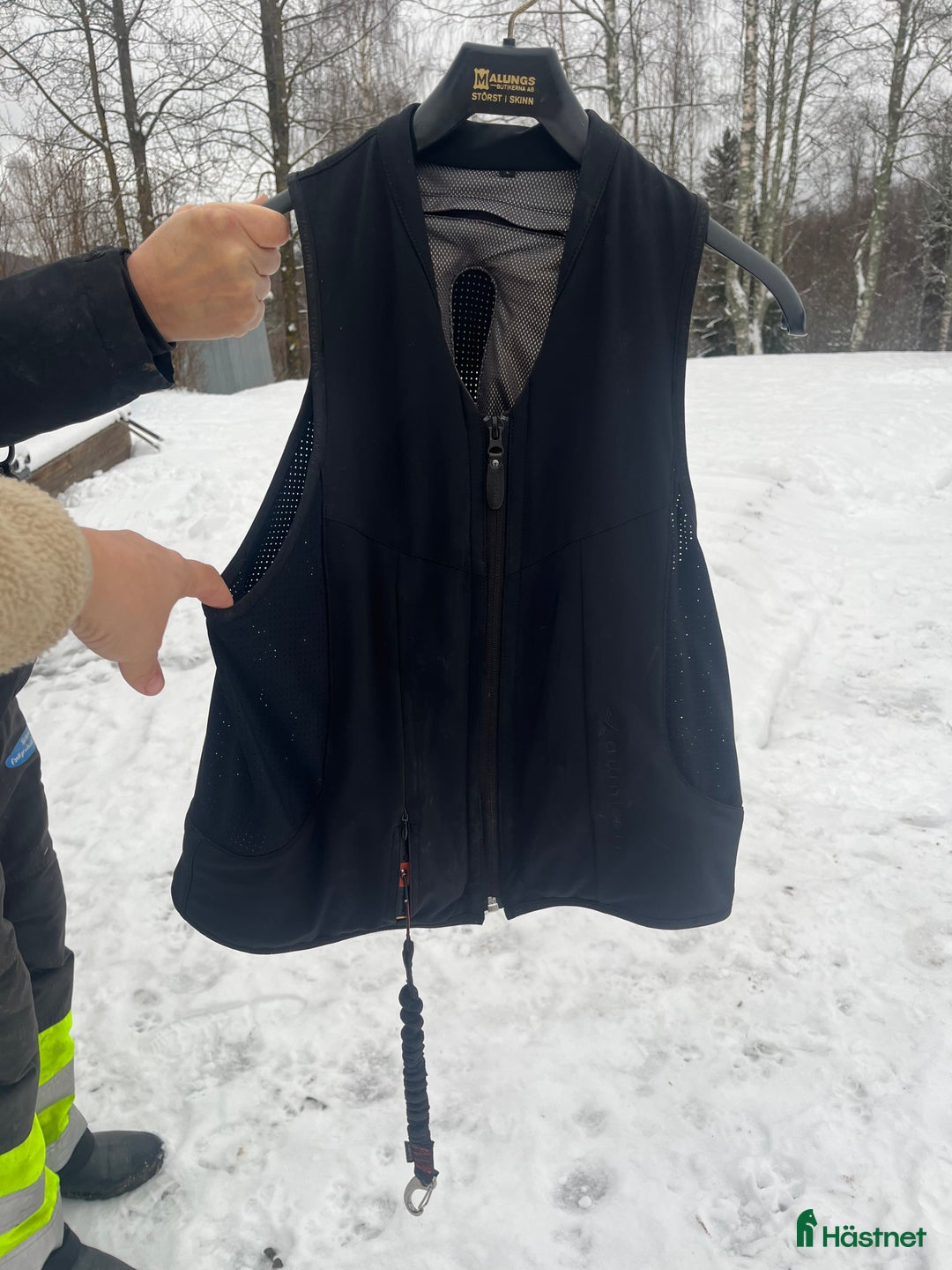 Säkerhetsvästar ryttarutrustning till salu: Airbag väst Freejump i Kovland - Annons 1