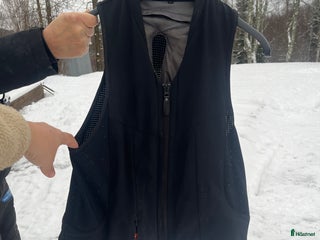 Säkerhetsvästar ryttarutrustning till salu: Airbag väst Freejump i Kovland - Annons 8