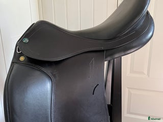 Sadlar hästutrustning till salu: Dressyrsadel Prestige Roma i Kungsgården - Annons 21