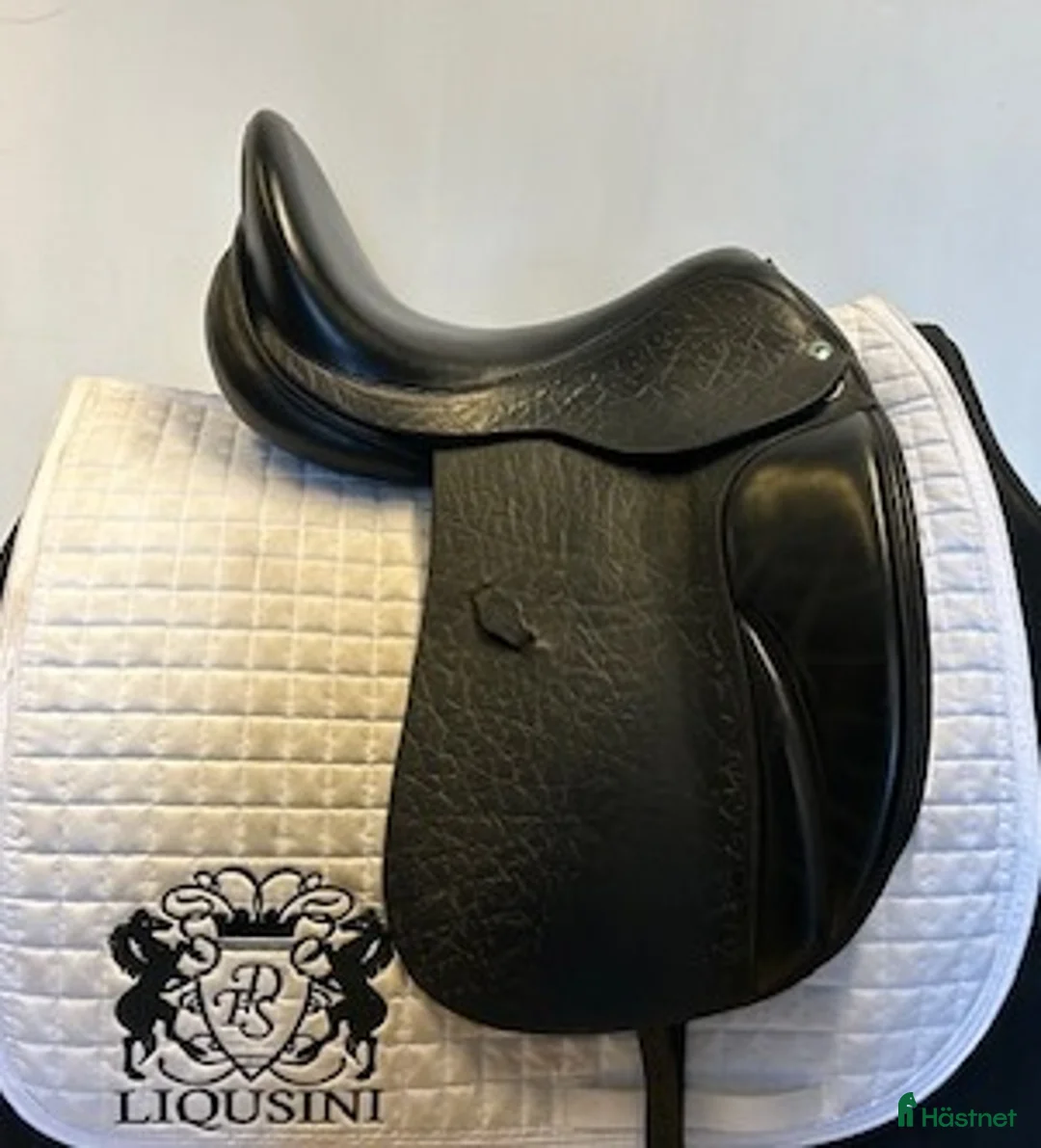 Sadlar hästutrustning till salu: Dressyrsadel Jensen Gladiator - Annons 1