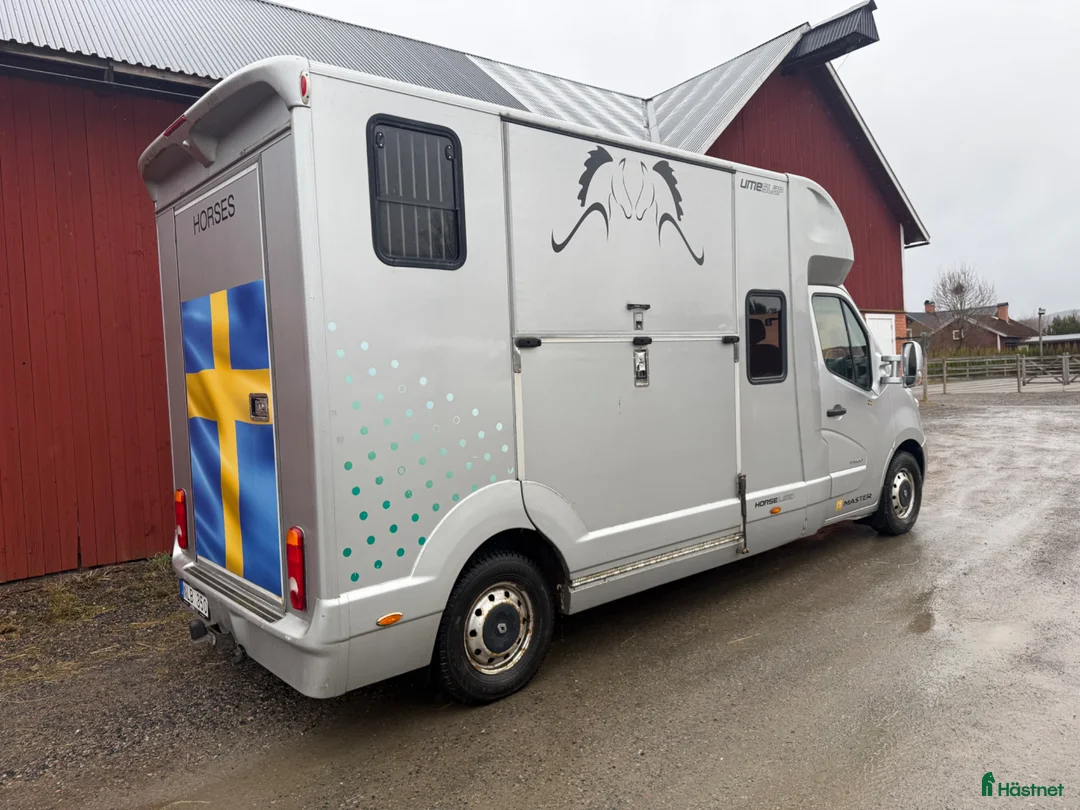 Hästlastbilar  fordon & transport till salu: Hästbuss UME - hög lastvikt! 3 passagerare. - Annons 2