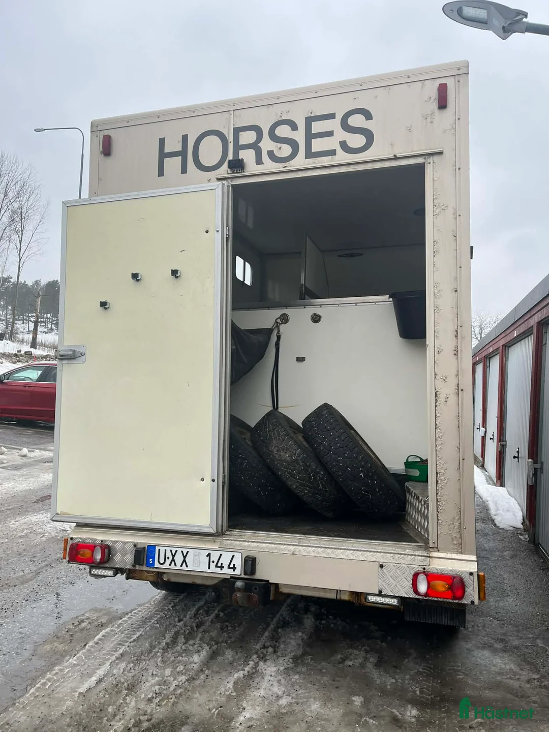 Hästlastbilar  fordon & transport till salu: Häst lastbil B-kort + dragkrok - Annons 4