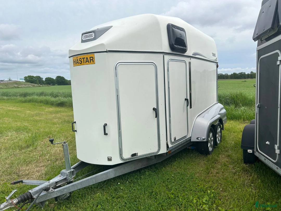 Hästtransporter  fordon & transport till salu:  Thule Excellente 2014  - Annons 1
