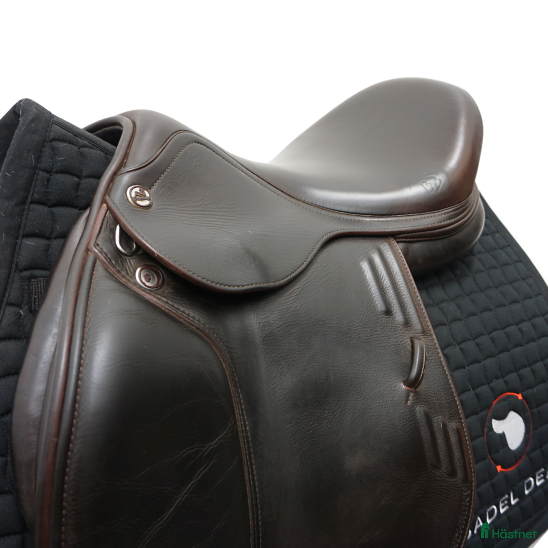 Sadlar hästutrustning till salu: Prestige Synchrony 17" i Upplands Väsby - Annons 3