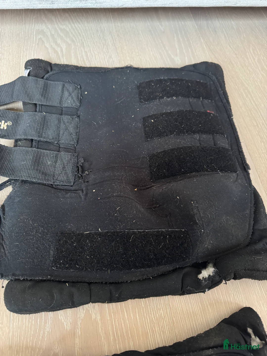 Benskydd hästutrustning till salu: Back on track stallbandage i Älvsjö - Annons 2