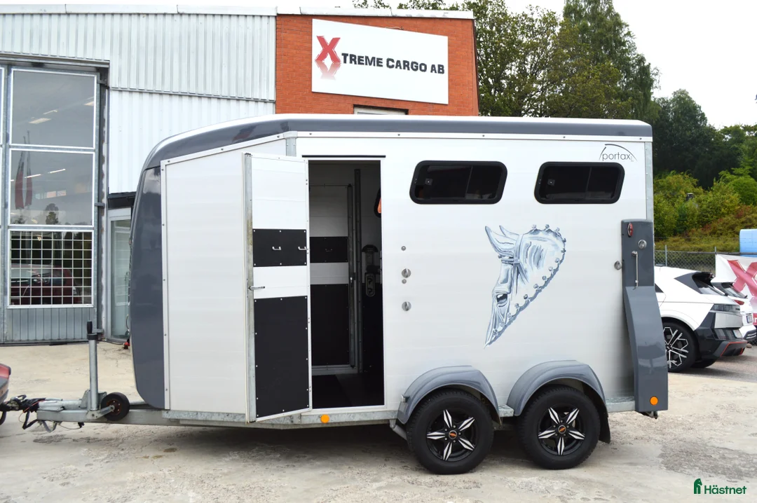 Hästtransporter  fordon & transport till salu: Böckmann Portax LSR 2020 Totalvikt 2700kg - Annons 5