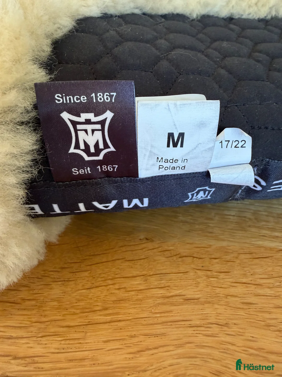 Schabrak & Vojlockar hästutrustning till salu: Mattes fårskinnspad - Annons 3