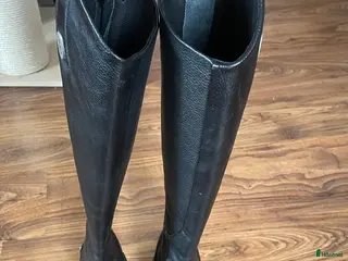 Ridstövlar ryttarutrustning till salu: Hööks crw clifton i Nyköping - Annons 1