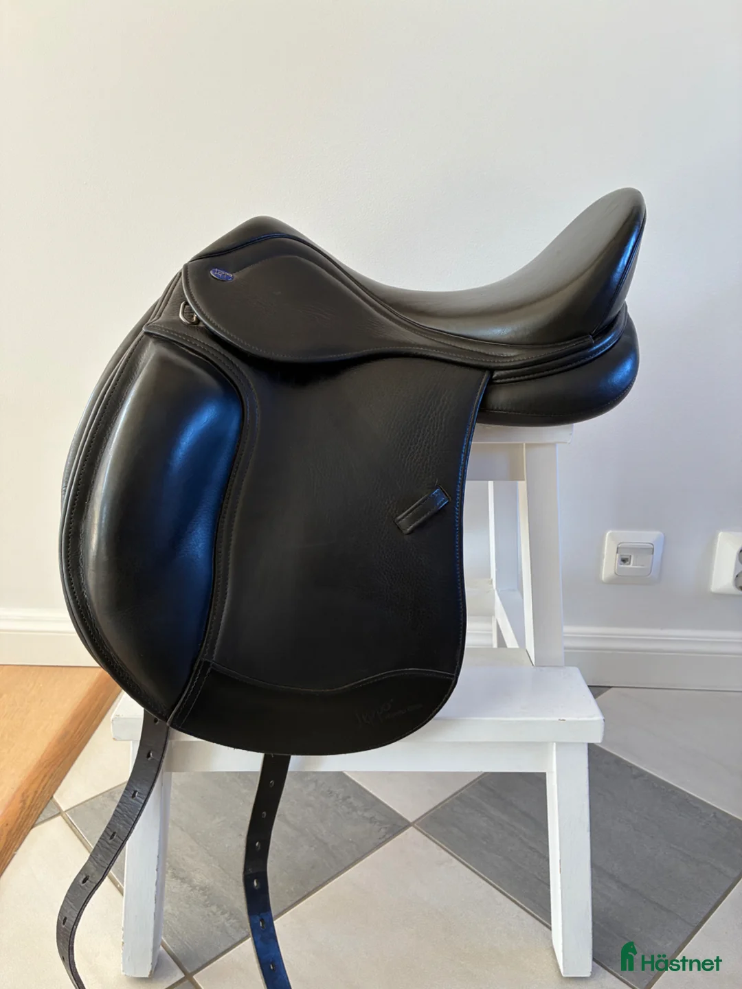 Sadlar hästutrustning till salu: Lippo Rivello Elice 15,5” - Annons 1