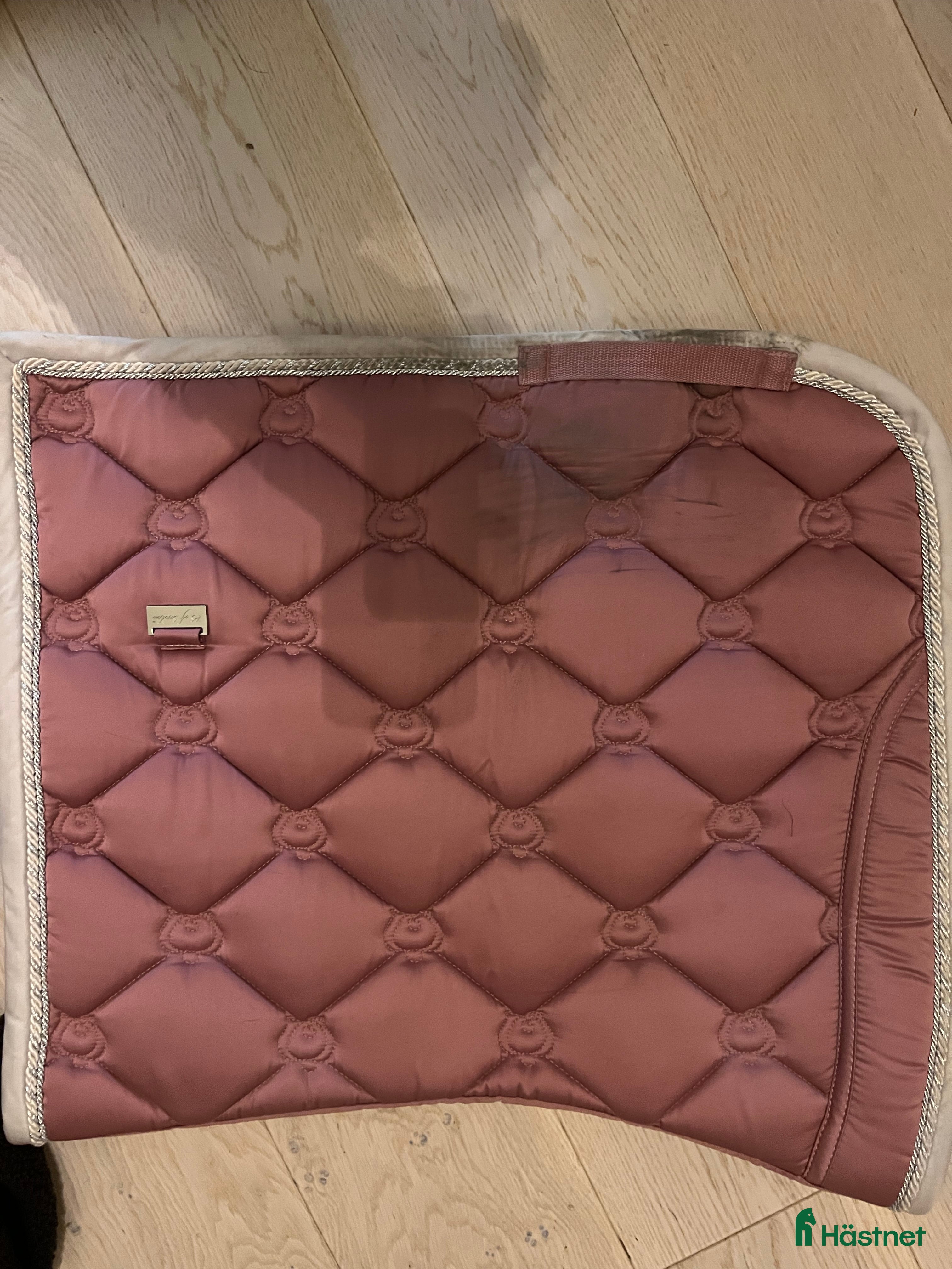 Schabrak & Vojlockar hästutrustning till salu: PS Schabrak säljes i Sollentuna - Annons 4