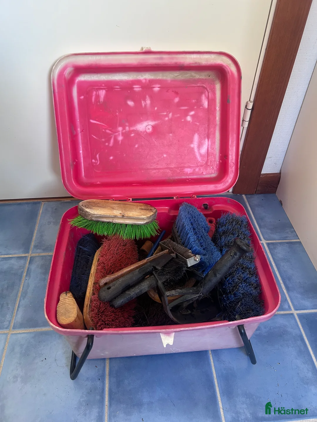 Övrig Hästutrustning hästutrustning till salu: Fairfield rycktväska med borstar - Annons 4