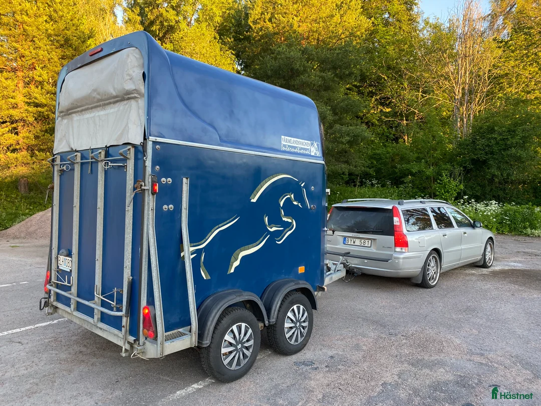Hästtransporter  fordon & transport till salu: Rymligt släp i glasfiber till kanonpris! - Annons 2