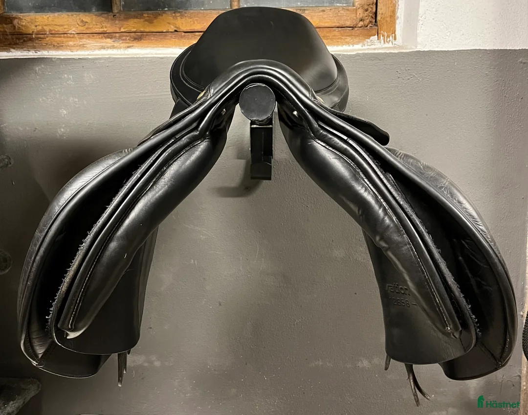 Sadlar hästutrustning till salu: Bates elevation 17” i Dyltabruk - Annons 5