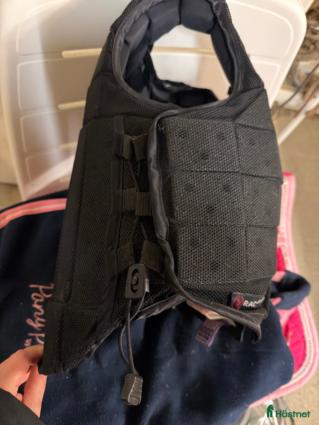 Säkerhetsvästar ryttarutrustning till salu: Racesafe provent child M i Henån - Annons 3