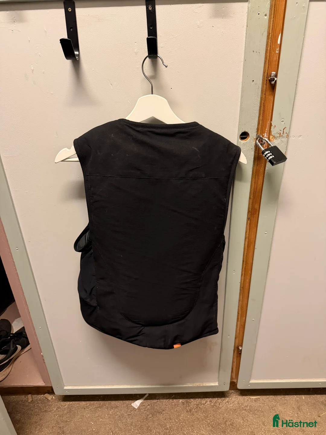 Säkerhetsvästar ryttarutrustning till salu: Uppblåsbar säkerhetsväst equline i Motala - Annons 4