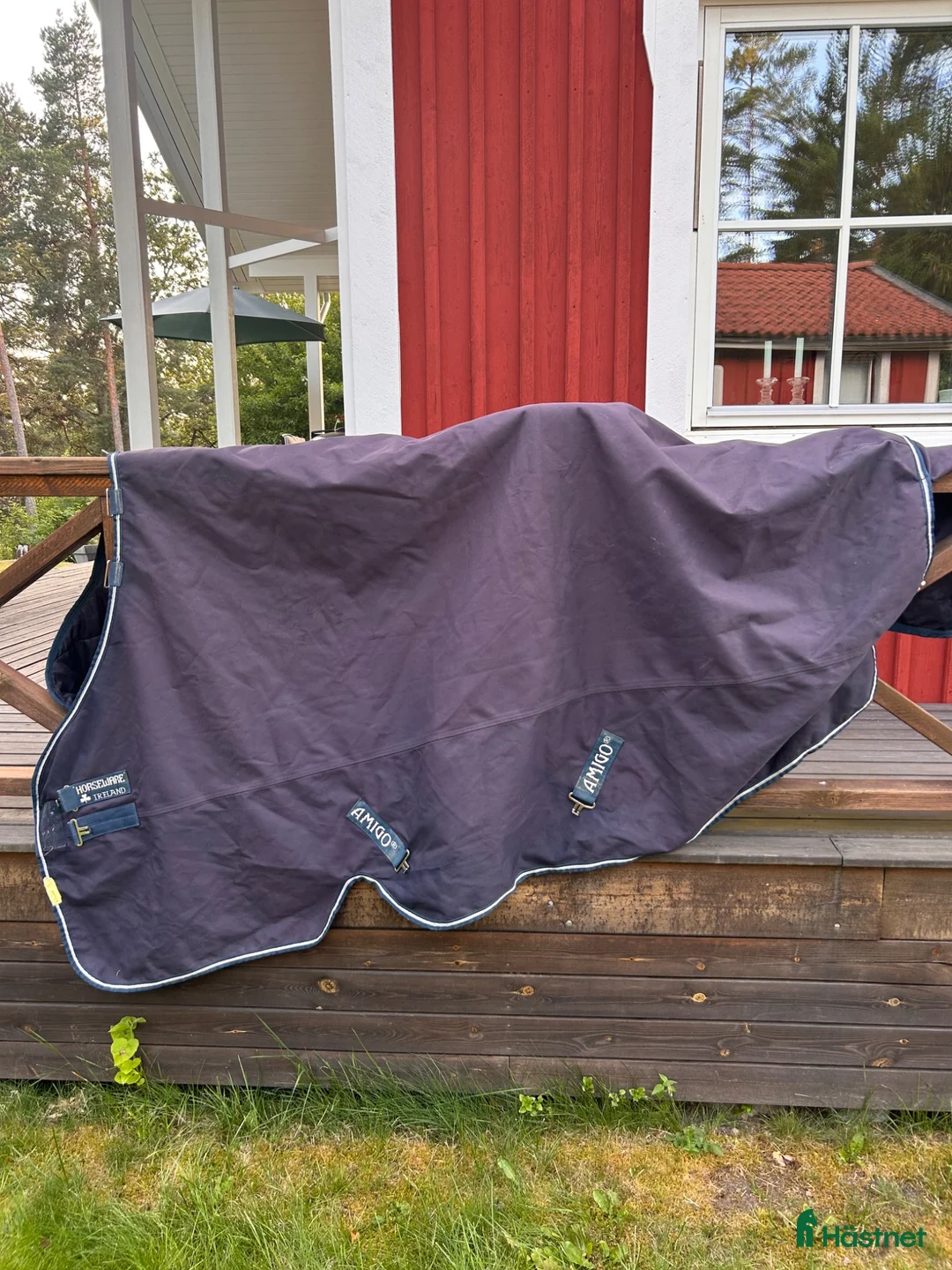 Täcken hästutrustning till salu: Vintertäcke med fåtal smårispor - Annons 1