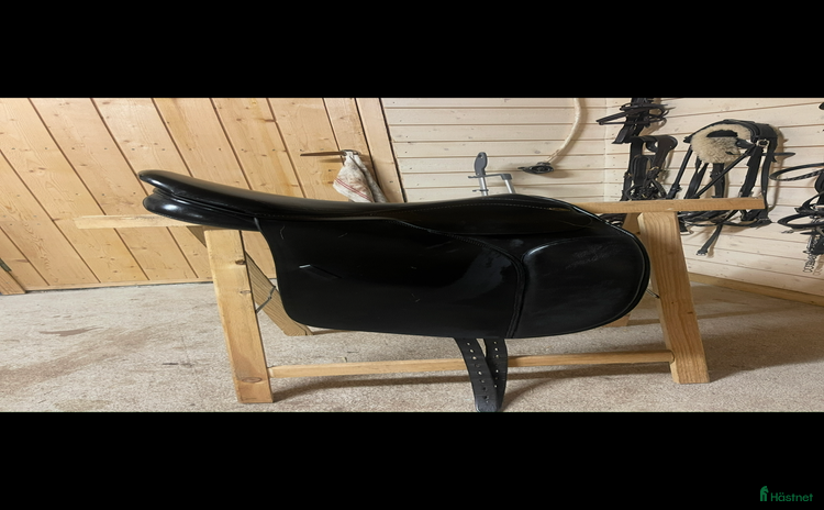 Sadlar hästutrustning till salu i Ödeshög - Annons 1