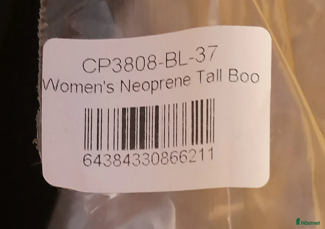 Ridstövlar ryttarutrustning till salu: Oanvänd. Neoprenstövel 36/37 med klack i Gammelstad - Annons 2