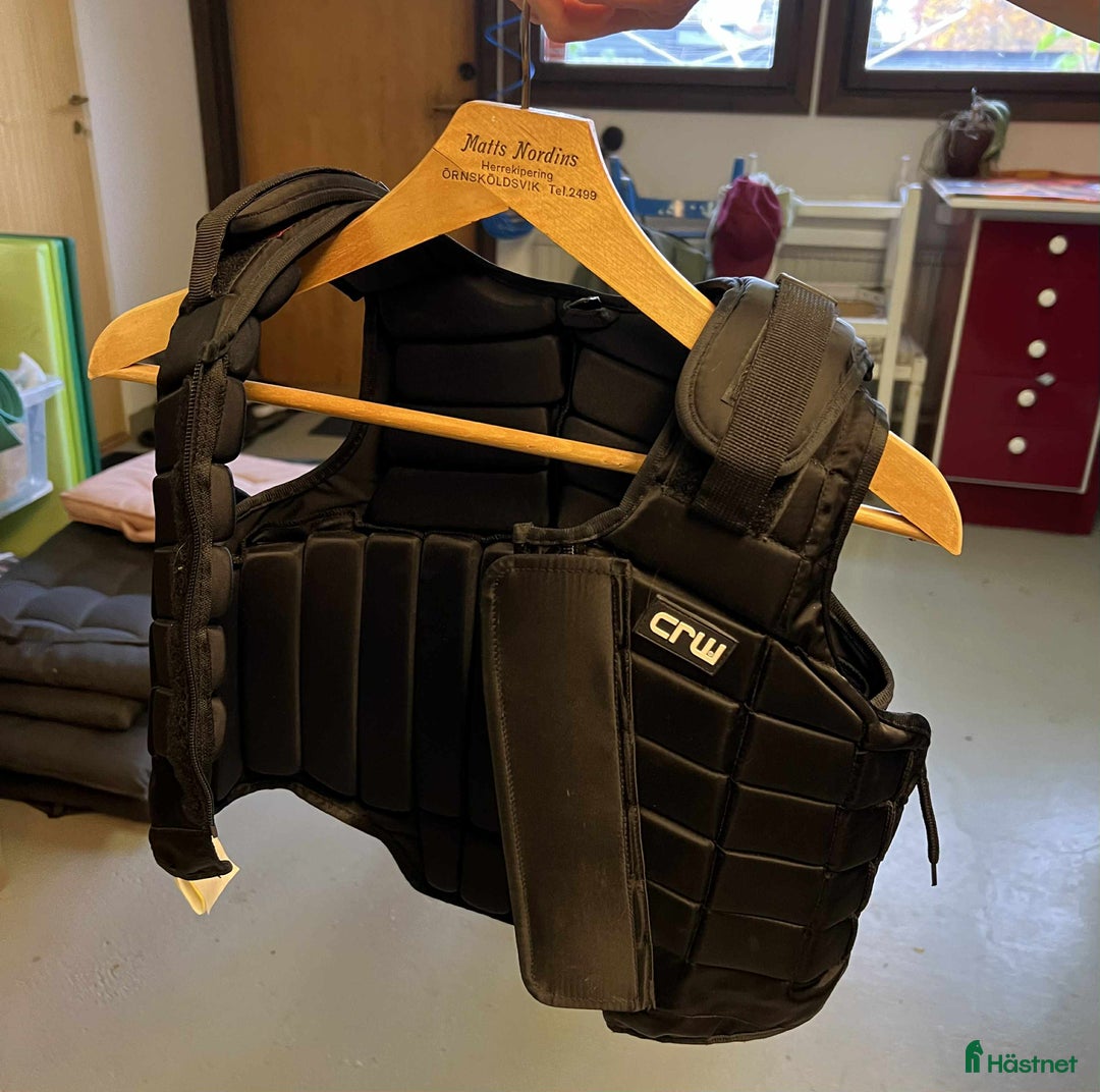 Säkerhetsvästar ryttarutrustning till salu: Säkerhetsväst i Västerås - Annons 2