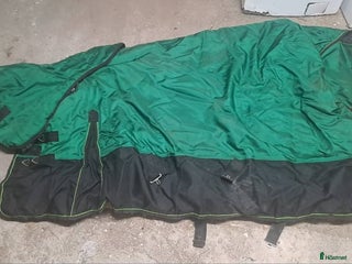 Täcken hästutrustning till salu: Vintertäcke 200 g strl 145 i Harbo - Annons 2