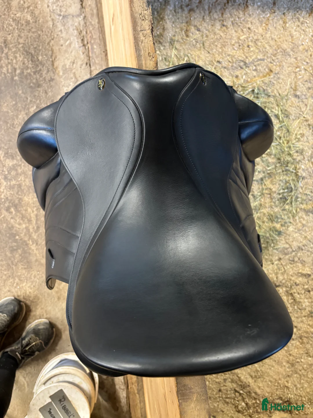 Sadlar hästutrustning till salu: Dressyrsadel i nyskick - Annons 6