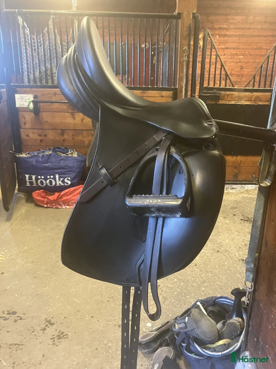 Sadlar hästutrustning till salu: Erreplus Adelinde dressyrsadel 17,5 - Annons 4
