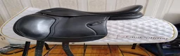 Sadlar hästutrustning till salu: Ikonic ponny dressyr sadel - Annons 1