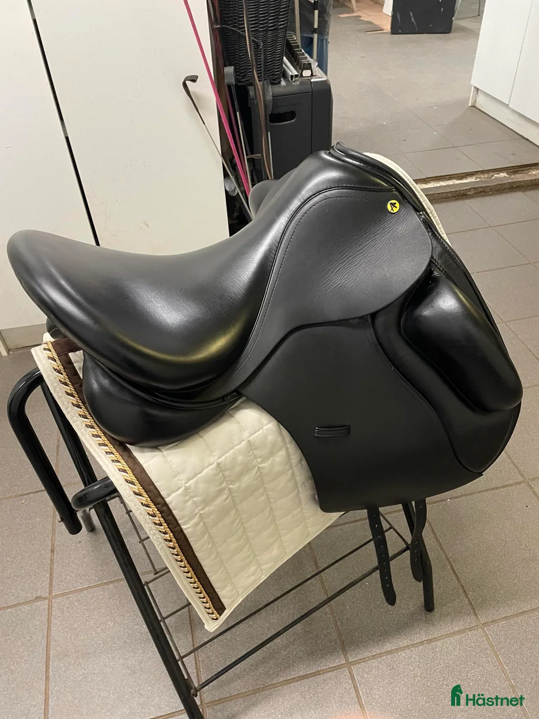 Sadlar hästutrustning till salu: Anatomica Cygnus 17,5”MW – Short Roll, Fint skick! - Annons 4