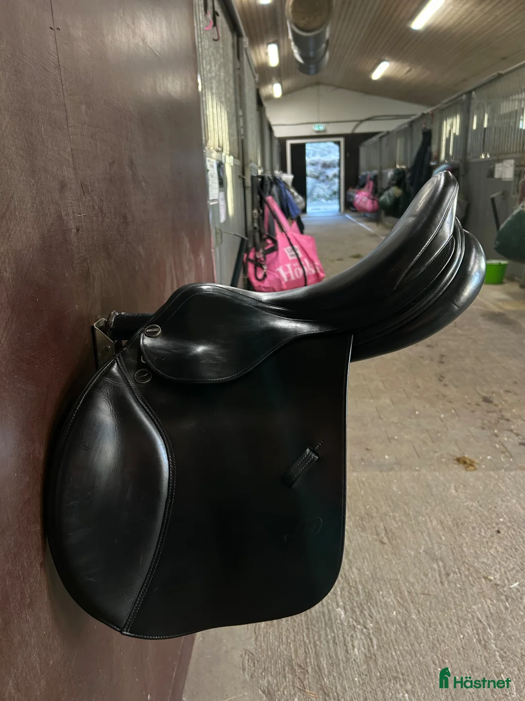 Sadlar hästutrustning till salu: Erresplus hoppsadel  - Annons 1