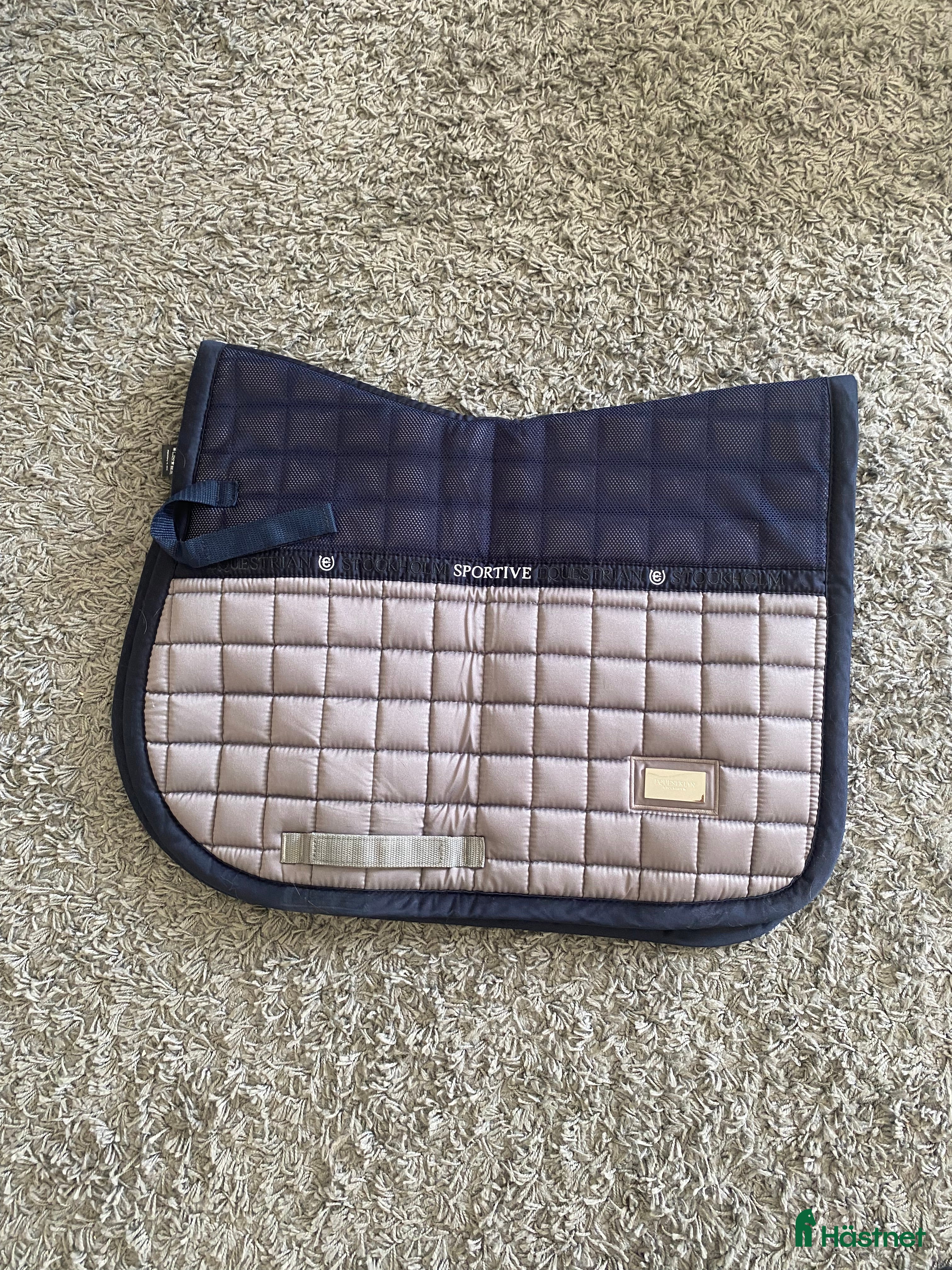 Schabrak & Vojlockar hästutrustning till salu: ES schabrak full i Slite - Annons 23